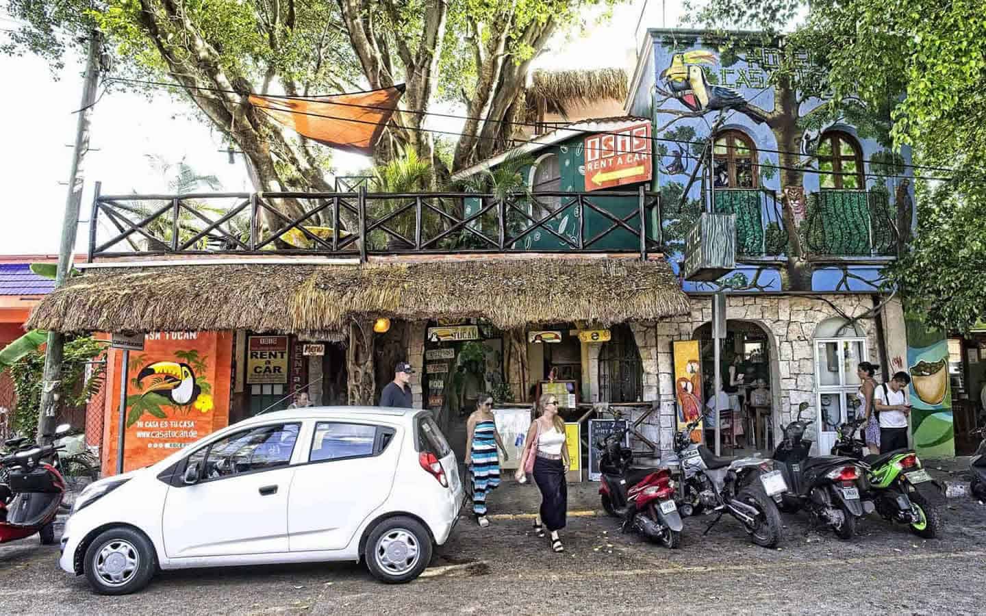 Casa Tucan calle 4 entrance