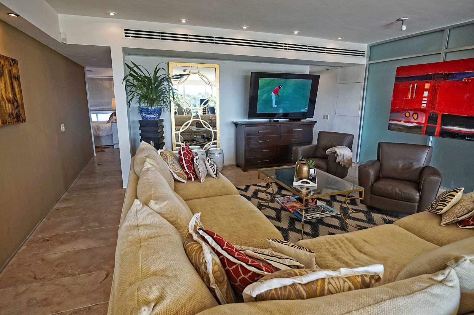 Magia comfy tv viewing area on the main level