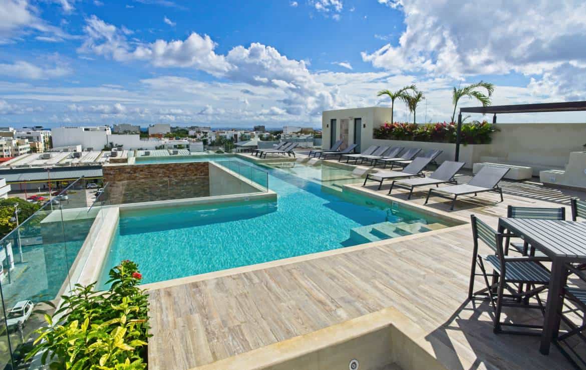 Spectacular rooftop vistas to Caribbean and Cozumel
