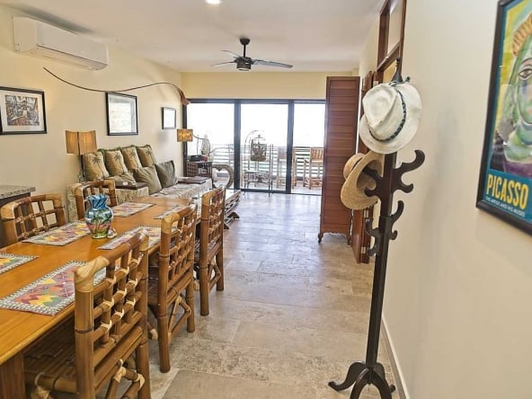 Open kitchen, dining and living room to the terrace.