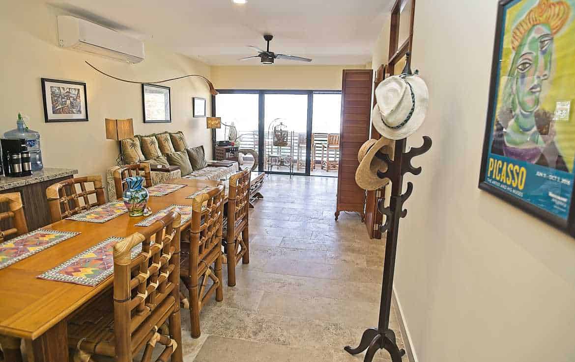 Open kitchen, dining and living room to the terrace.
