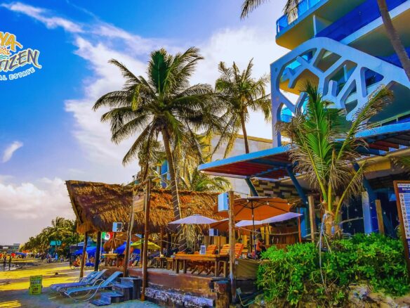 Comparative view of condominiums in Playacar and in downtown Playa del Carmen, illustrating the choice of where to buy a condominium according to lifestyle and investment