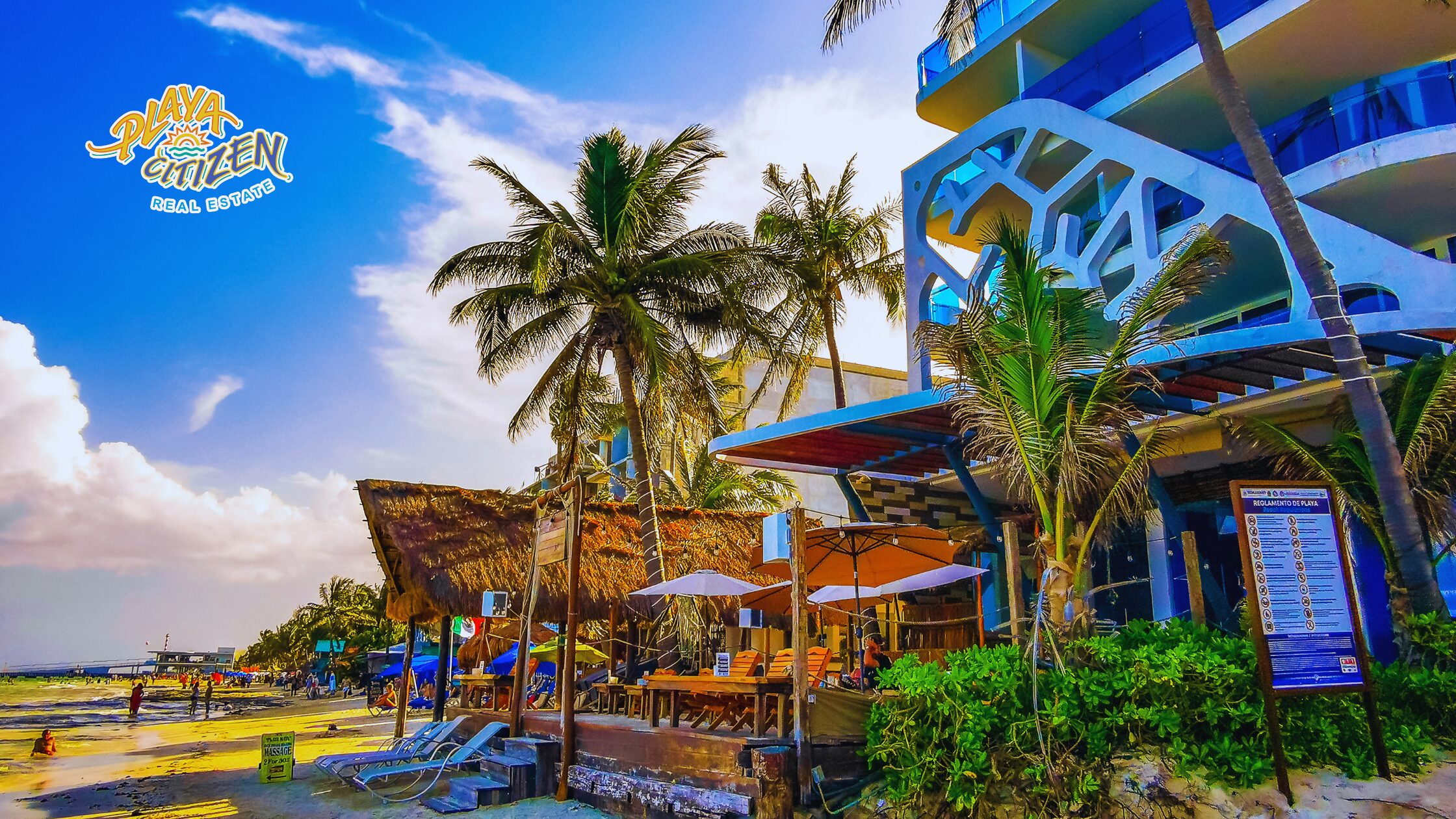 Comparative view of condominiums in Playacar and in downtown Playa del Carmen, illustrating the choice of where to buy a condominium according to lifestyle and investment