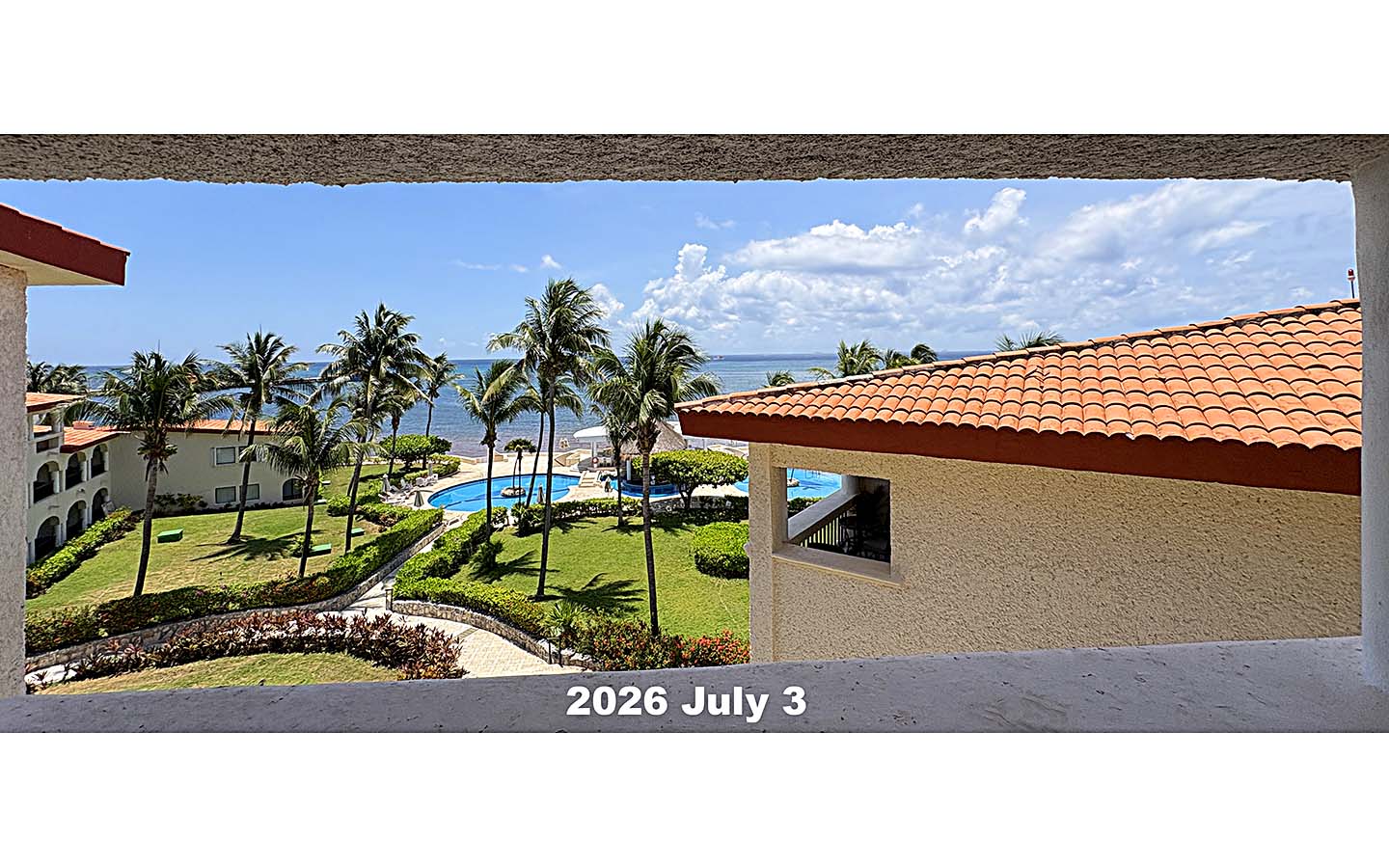 Xaman Ha beachfront top floor, 3 bedrooms, 3 bathrooms for rent