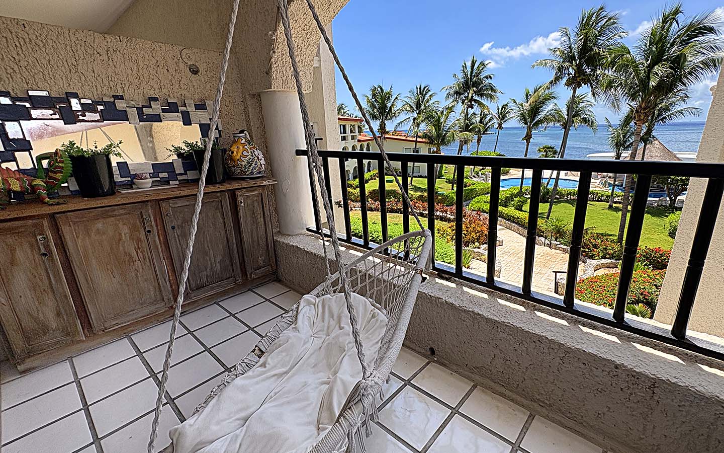 Xaman Ha beachfront top floor, 3 bedrooms, 3 bathrooms for rent